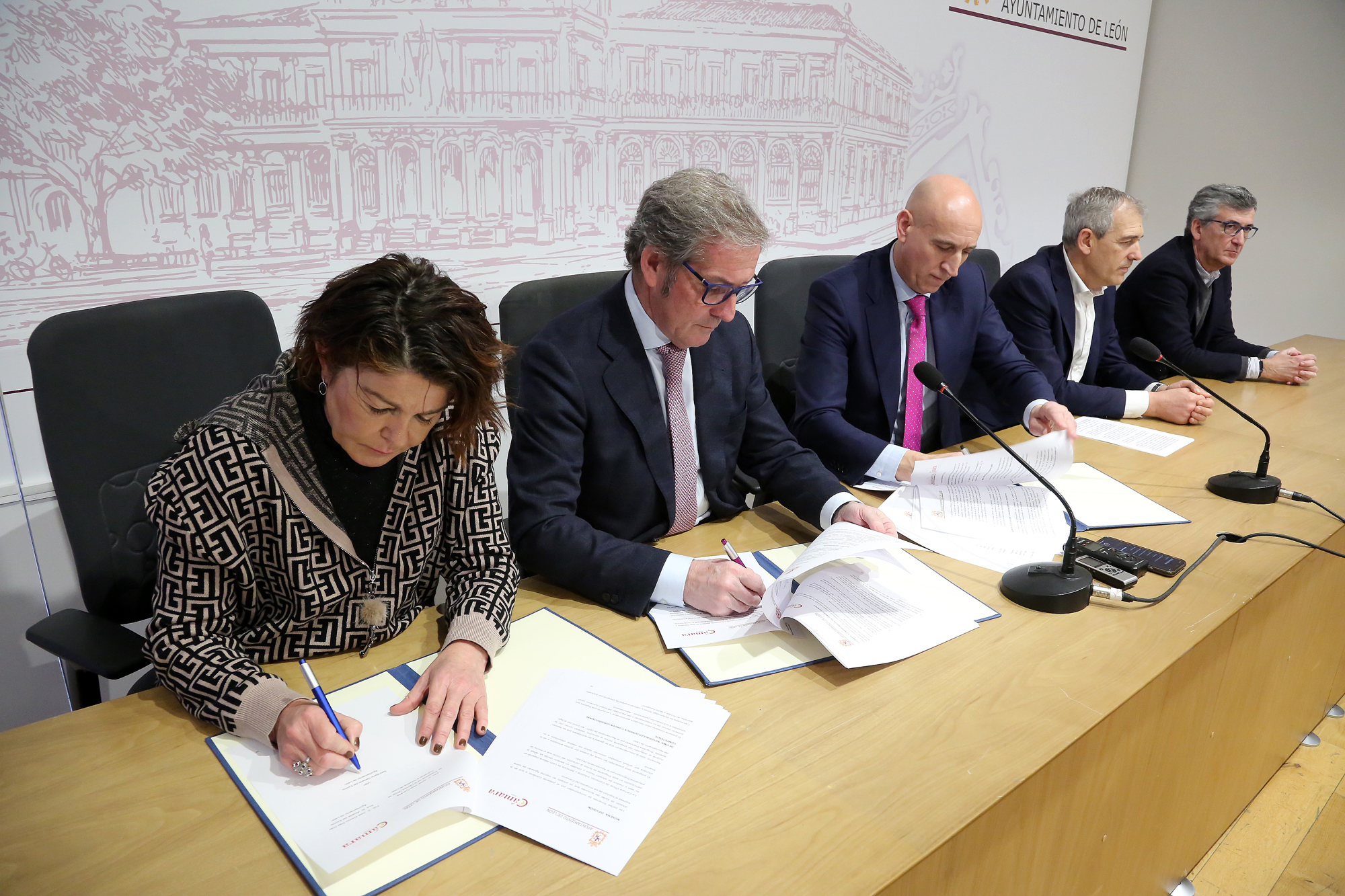 El Ayuntamiento De León Y La Cámara De Comercio Ponen En Marcha Una ...